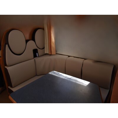 Wohnmobil Niesmann & Bischoff Arto 74C / Maßangefertigter Rücksitzbezug