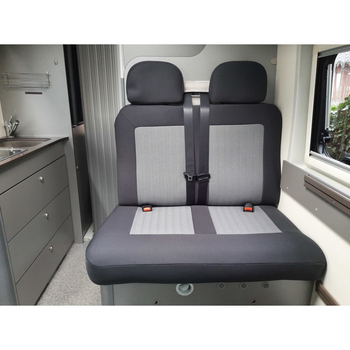 Wohnmobil Adria Twin / Maßangefertigter Rücksitzbezug, 259,99 €